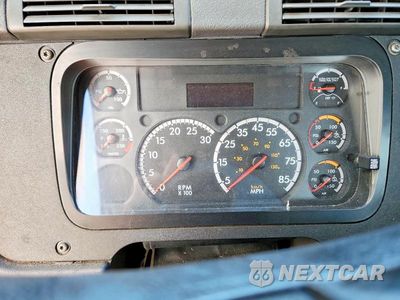 Zdjęcie 9 z 12 samochodu: 2015 FREIGHTLINER CASCADIA 125 VIN:3AKJGEBGXFSGP2128 - miniatura