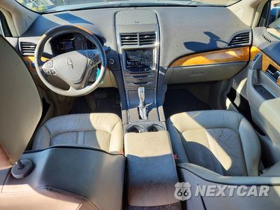 Zdjęcie 8 z 13 samochodu: 2014 LINCOLN MKX VIN:2LMDJ6JK7EBL16728 - miniatura