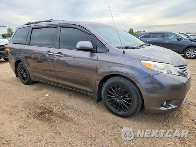 Czwarte zdjęcie samochodu z boku: 2012 TOYOTA SIENNA XLE 8-PASSENGER VIN:5TDYK3DC1CS277129 - miniatura