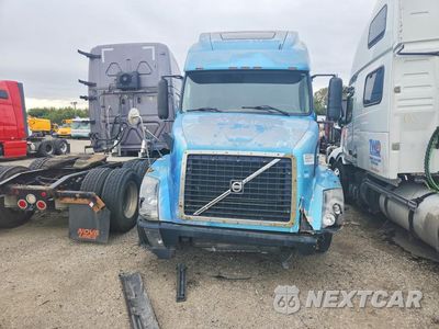 Piąte zdjęcie samochodu w środku: 2006 VOLVO VNL SEMI TRUCK VIN:4V4NC9TG16N386275 - miniatura