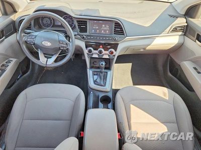 Zdjęcie 8 z 12 samochodu: 2019 HYUNDAI ELANTRA SEL VIN:5NPD84LF1KH442292 - miniatura