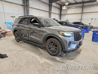 Czwarte zdjęcie samochodu z boku: 2026 FORD EXPLORER ST-LINE VIN:1FMUK8KH2TGA40133 - miniatura