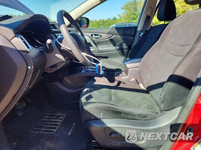 Zdjęcie 7 z 13 samochodu: 2015 NISSAN ROGUE SV VIN:5N1AT2MV9FC923495 - miniatura