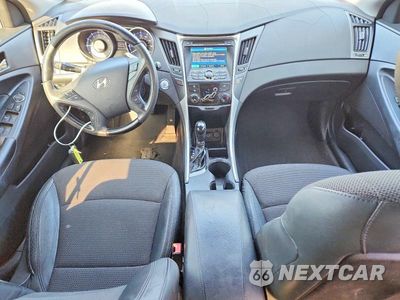 Zdjęcie 8 z 12 samochodu: 2011 HYUNDAI SONATA SE VIN:5NPEC4AC4BH293985 - miniatura