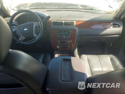 Zdjęcie 8 z 12 samochodu: 2013 CHEVROLET SUBURBAN K1500 LT VIN:1GNSKJE70DR267422 - miniatura