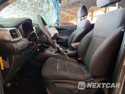Zdjęcie 7 z 14 samochodu: 2018 KIA SORENTO LX V6 VIN:5XYPGDA50JG372946 - miniatura