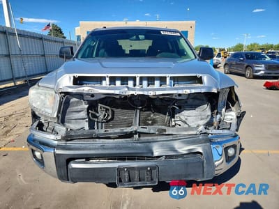 Piąte zdjęcie samochodu w środku: 2016 TOYOTA TUNDRA SR5 VIN:5TFDW5F17GX560113 - miniatura