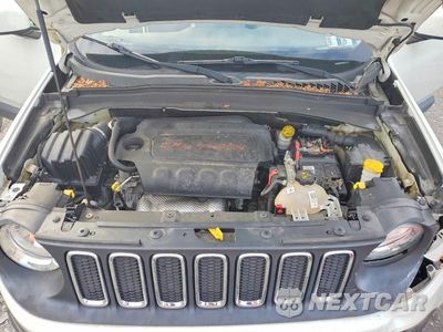 Zdjęcie 12 z 13 samochodu: 2015 JEEP RENEGADE LATITUDE VIN:ZACCJBBT0FPB84114 - miniatura