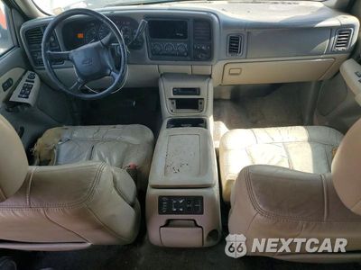 Zdjęcie 8 z 13 samochodu: 2002 CHEVROLET SUBURBAN C1500 VIN:1GNEC16T42J216099 - miniatura