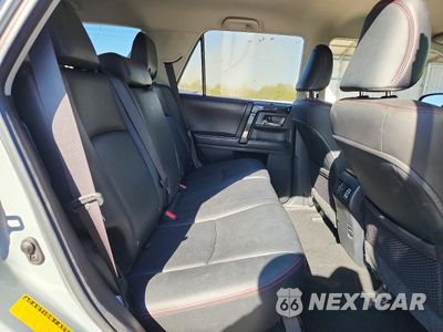Zdjęcie 11 z 14 samochodu: 2017 TOYOTA 4RUNNER TRD PRO VIN:JTEBU5JR0H5461071 - miniatura