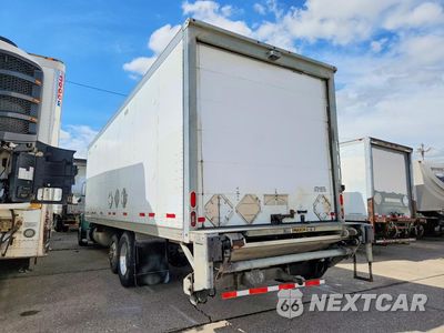 Drugie zdjęcie samochodu z przodu: 2020 PETERBILT 348 BOX TRUCK VIN:2NP3KM8X9LM668721 - miniatura