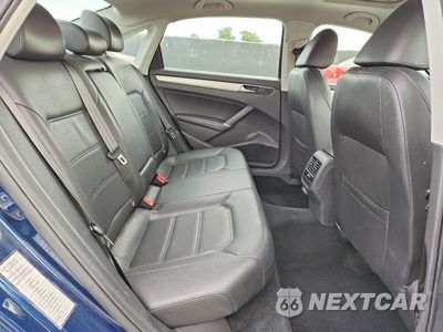 Zdjęcie 10 z 12 samochodu: 2019 VOLKSWAGEN PASSAT WOLFSBURG VIN:1VWLA7A37KC013001 - miniatura