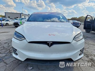 Piąte zdjęcie samochodu w środku: 2019 TESLA MODEL X VIN:5YJXCBE25KF162996 - miniatura