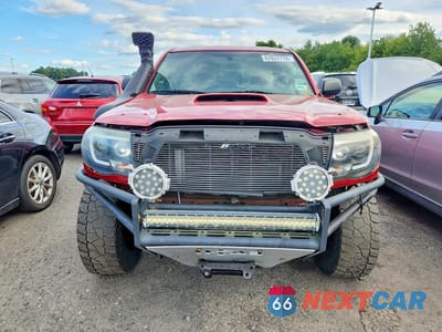 Piąte zdjęcie samochodu w środku: 2010 TOYOTA TACOMA V6 VIN:5TEUU4EN4AZ672212 - miniatura