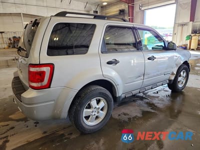 Trzecie zdjęcie samochodu z tyłu: 2008 FORD ESCAPE XLT VIN:1FMCU03158KE39681 - miniatura