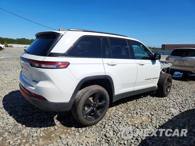 Trzecie zdjęcie samochodu z tyłu: 2025 JEEP GRAND CHEROKEE LIMITED VIN:1C4RJHBG8S8803768 - miniatura