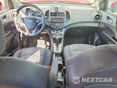 Zdjęcie 8 z 12 samochodu: 2014 CHEVROLET SONIC LT VIN:1G1JC5SG0E4111109 - miniatura