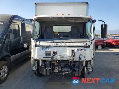 Piąte zdjęcie samochodu w środku: 2020 ISUZU NRR BOX TRUCK VIN:JALE5W163L7302552 - miniatura