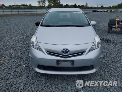 Piąte zdjęcie samochodu w środku: 2013 TOYOTA PRIUS V THREE VIN:JTDZN3EU2D3276769 - miniatura