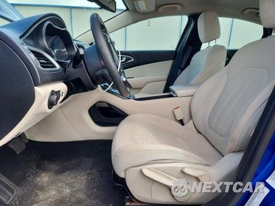 Zdjęcie 7 z 12 samochodu: 2015 CHRYSLER 200 LIMITED VIN:1C3CCCAB5FN507742 - miniatura