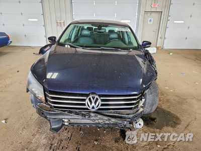 Piąte zdjęcie samochodu w środku: 2013 VOLKSWAGEN PASSAT SE VIN:1VWBP7A31DC049070 - miniatura