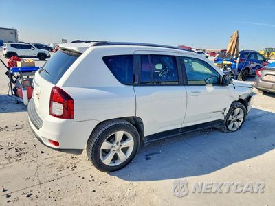 Trzecie zdjęcie samochodu z tyłu: 2016 JEEP COMPASS SPORT VIN:1C4NJCBA9GD734228 - miniatura