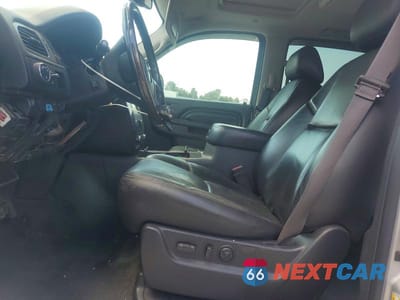 Zdjęcie 7 z 14 samochodu: 2013 GMC YUKON XL DENALI VIN:1GKS2MEFXDR322139 - miniatura