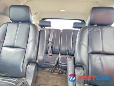 Zdjęcie 10 z 13 samochodu: 2011 CHEVROLET SUBURBAN C1500 LT VIN:1GNSCJE07BR317844 - miniatura