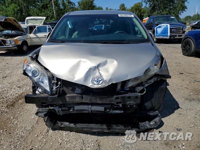 Piąte zdjęcie samochodu w środku: 2017 TOYOTA SIENNA LE VIN:5TDKZ3DC5HS867973 - miniatura