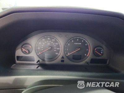 Zdjęcie 9 z 12 samochodu: 2003 VOLVO S60 VIN:YV1RS61T232252090 - miniatura