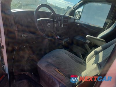 Zdjęcie 8 z 13 samochodu: 2008 CHEVROLET EXPRESS G3500 VIN:1GBHG31K181120514 - miniatura