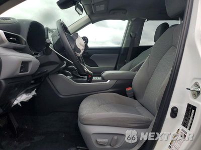 Zdjęcie 7 z 14 samochodu: 2022 TOYOTA HIGHLANDER LE VIN:5TDBZRBH9NS223082 - miniatura