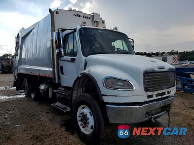 Czwarte zdjęcie samochodu z boku: 2017 FREIGHTLINER BUSINESS CLASS M2 REFUSE TRUCK VIN:1FVHCYCY0HHHY6039 - miniatura
