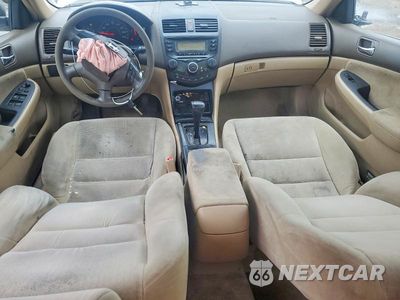 Zdjęcie 8 z 12 samochodu: 2004 HONDA ACCORD LX VIN:1HGCM56324A156414 - miniatura