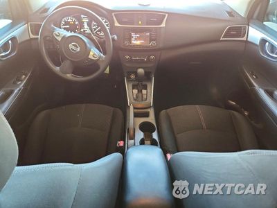 Zdjęcie 8 z 12 samochodu: 2018 NISSAN SENTRA S VIN:3N1AB7AP7JY264216 - miniatura