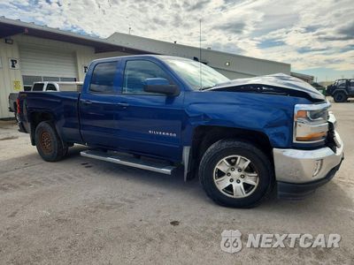Czwarte zdjęcie samochodu z boku: 2018 CHEVROLET SILVERADO K1500 LT VIN:1GCVKREC0JZ162490 - miniatura