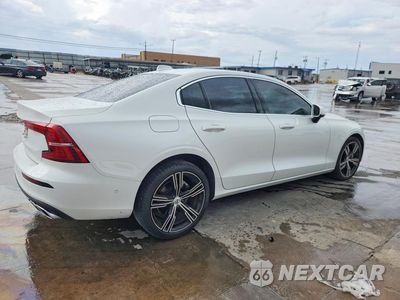 Trzecie zdjęcie samochodu z tyłu: 2022 VOLVO S60 B5 INSCRIPTION VIN:7JRL12FL2NG192223 - miniatura