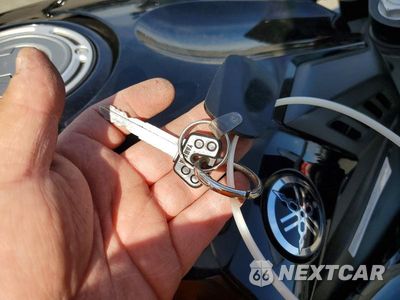 Zdjęcie 8 z 9 samochodu: 2024 YAMAHA YZFR1 VIN:JYARN66Y9RA001191 - miniatura