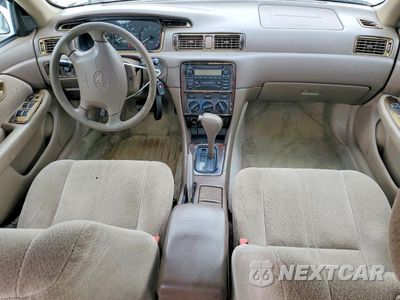 Zdjęcie 8 z 12 samochodu: 2000 TOYOTA CAMRY VIN:4T1BG22K4YU760978 - miniatura
