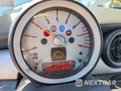 Zdjęcie 9 z 13 samochodu: 2008 MINI COOPER VIN:WMWMF33568TT66206 - miniatura