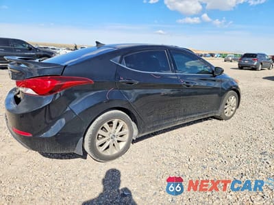 Trzecie zdjęcie samochodu z tyłu: 2015 HYUNDAI ELANTRA SE VIN:KMHDH4AEXFU228063 - miniatura