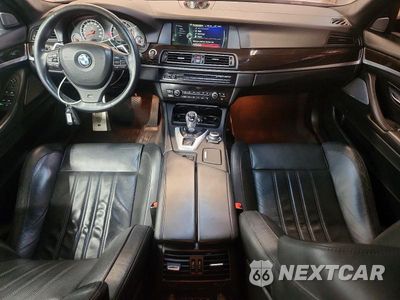 Zdjęcie 8 z 12 samochodu: 2013 BMW M5 VIN:WBSFV9C5XDD096847 - miniatura