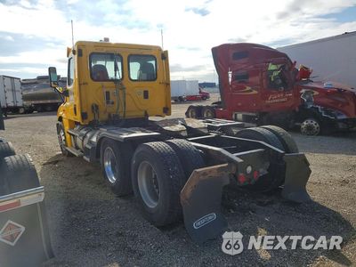 Drugie zdjęcie samochodu z przodu: 2013 FREIGHTLINER CASCADIA SEMI TRUCK VIN:1FUJGEDV2DSBU5095 - miniatura