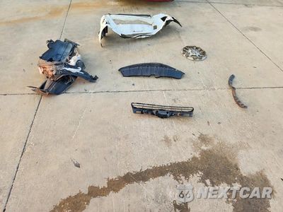 Zdjęcie 12 z 13 samochodu: 2012 TOYOTA PRIUS C TWO VIN:JTDKDTB31C1518154 - miniatura