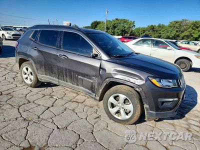 Czwarte zdjęcie samochodu z boku: 2018 JEEP COMPASS LATITUDE VIN:3C4NJDBB6JT142950 - miniatura