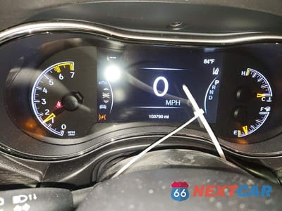 Zdjęcie 9 z 14 samochodu: 2019 JEEP GRAND CHEROKEE OVERLAND VIN:1C4RJFCTXKC710926 - miniatura