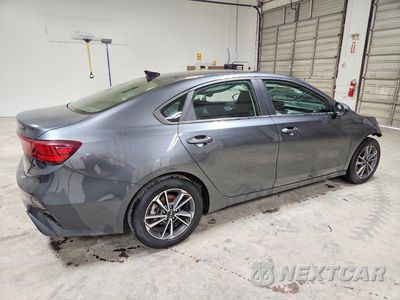 Trzecie zdjęcie samochodu z tyłu: 2024 KIA FORTE LXS VIN:3KPF24AD7RE751601 - miniatura