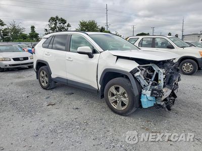 Czwarte zdjęcie samochodu z boku: 2024 TOYOTA RAV4 XLE VIN:2T3P1RFV6RC435845 - miniatura
