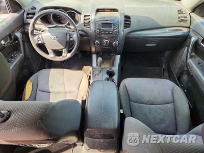 Zdjęcie 8 z 12 samochodu: 2011 KIA SORENTO LX VIN:5XYKTCA12BG144042 - miniatura
