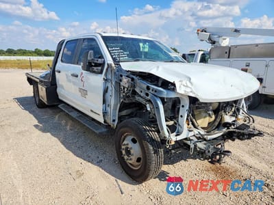 Czwarte zdjęcie samochodu z boku: 2023 FORD F350 SUPER DUTY VIN:1FD8W3HT0PEC87642 - miniatura
